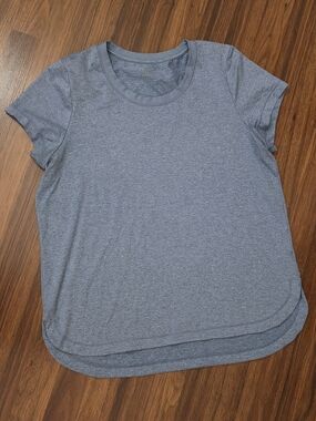 Athleta Heathered Light Blue Crewneck Short Sleeve Tee